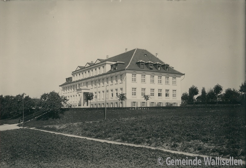 Schulhaus Alpenstrasse_1922_Siedlungsentwicklung, Architektur_1925_low_res.jpg