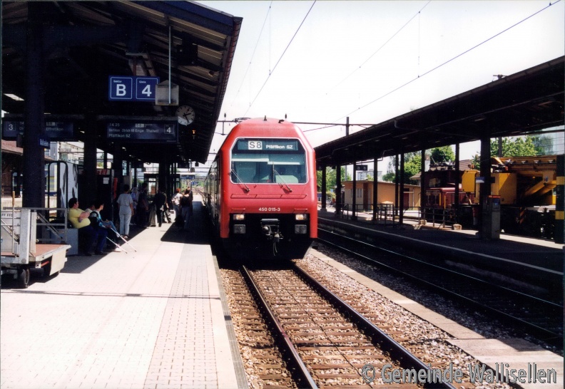 Ankunft S-Bahn Zürich_2000_Öffentliche Aufgaben_D00000826_low_res.jpg