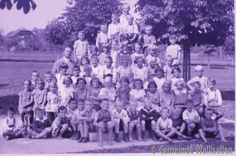 1,_3. Klasse von Lehrer Freimüller_1929_Personen und Gruppenbilder_10796_low_res.jpg